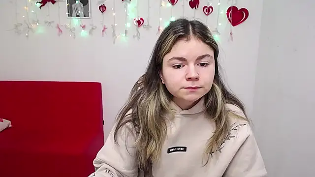 TinaRedly online show from February 6, 2026, 9:07 pm