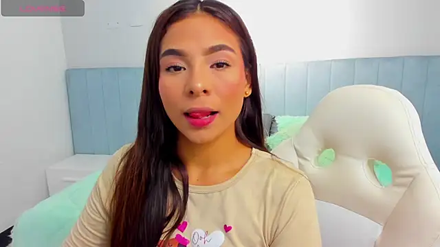 Snapshot of amira_cute2 chatting on October 8, 2025, 10:46 am amira cute2 online show from October 8, 2025, 10:46 am