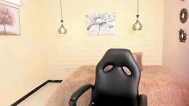 Snapshot of amira_cute2 chatting on December 17, 2025, 10:21 am amira cute2 online show from December 17, 2025, 10:21 am