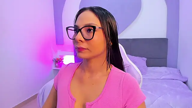 Snapshot of amira_cute2 chatting on June 21, 2026, 10:07 am amira cute2 online show from June 21, 2026, 10:07 am