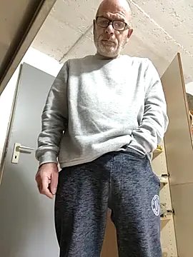 bottomhairy online show from February 23, 2026, 2:03 pm