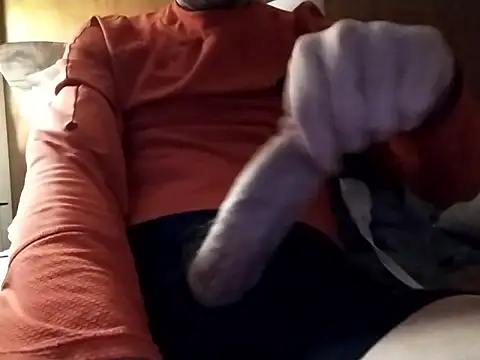 elmerfuddin87 online show from January 18, 2026, 2:37 am