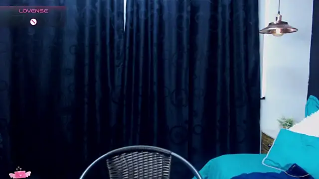 Snapshot of megan_collins96 chatting on December 15, 2024, 5:53 pm megan collins96 online show from December 15, 2024, 5:53 pm