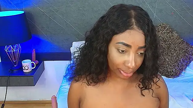 Snapshot of charlottebrowns_ chatting on February 14, 2025, 6:40 pm charlottebrowns online show from February 14, 2025, 6:40 pm