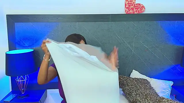 Snapshot of charlottebrowns_ chatting on February 21, 2025, 12:06 pm charlottebrowns online show from February 21, 2025, 12:06 pm