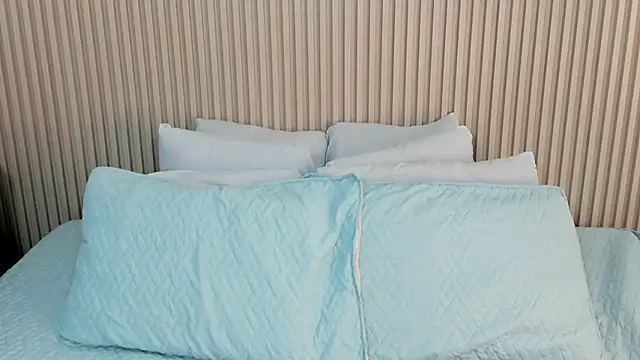 Snapshot of charlottebrowns_ chatting on October 21, 2025, 12:17 pm charlottebrowns online show from October 21, 2025, 12:17 pm