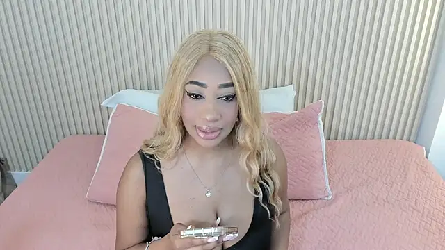 charlottebrowns  online show from May 14, 2026, 12:34 pm