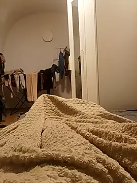 maleesa online show from November 9, 2025, 1:04 am