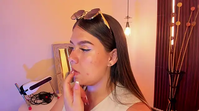 ArianaBaker online show from April 17, 2026, 8:34 pm