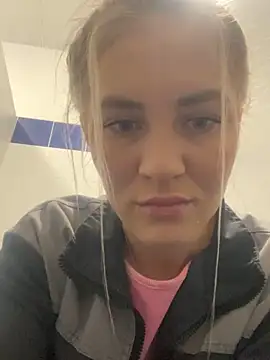 Snapshot of DreamGirl-777 chatting on December 4, 2024, 10:35 am DreamGirl-777 online show from December 4, 2024, 10:35 am