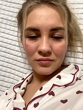 Snapshot of DreamGirl-777 chatting on December 4, 2024, 3:10 pm DreamGirl-777 online show from December 4, 2024, 3:10 pm