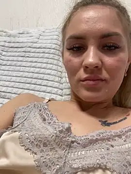 Snapshot of DreamGirl-777 chatting on December 7, 2024, 3:30 pm DreamGirl-777 online show from December 7, 2024, 3:30 pm