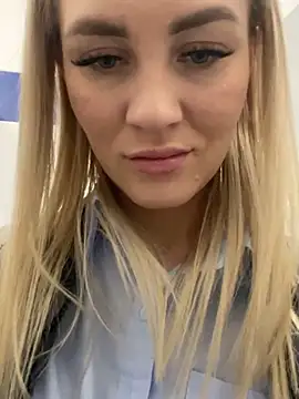 Snapshot of DreamGirl-777 chatting on December 10, 2024, 7:47 am DreamGirl-777 online show from December 10, 2024, 7:47 am