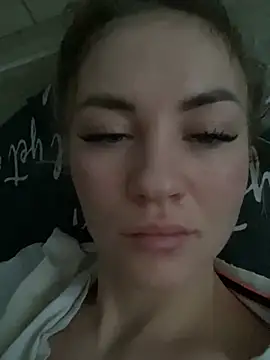 Snapshot of DreamGirl-777 chatting on December 13, 2024, 6:53 am DreamGirl-777 online show from December 13, 2024, 6:53 am