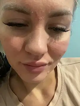 Snapshot of DreamGirl-777 chatting on December 17, 2024, 6:45 am DreamGirl-777 online show from December 17, 2024, 6:45 am