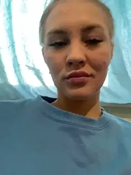 Snapshot of DreamGirl-777 chatting on December 18, 2024, 8:42 am DreamGirl-777 online show from December 18, 2024, 8:42 am