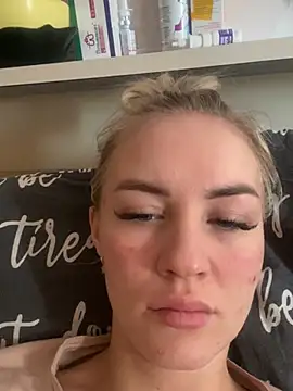 Snapshot of DreamGirl-777 chatting on January 25, 2025, 9:04 am DreamGirl-777 online show from January 25, 2025, 9:04 am