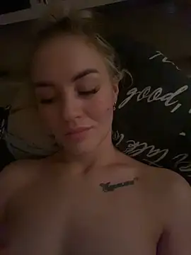 Snapshot of DreamGirl-777 chatting on January 25, 2025, 12:05 pm DreamGirl-777 online show from January 25, 2025, 12:05 pm