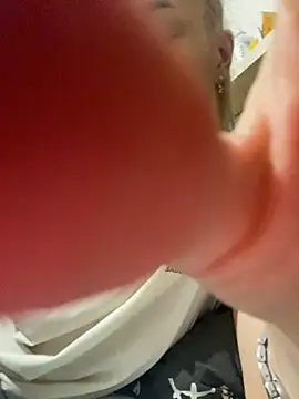 Snapshot of DreamGirl-777 chatting on January 28, 2025, 1:49 pm DreamGirl-777 online show from January 28, 2025, 1:49 pm