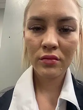 Snapshot of DreamGirl-777 chatting on January 30, 2025, 10:29 am DreamGirl-777 online show from January 30, 2025, 10:29 am