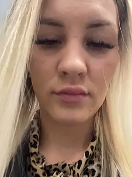 Snapshot of DreamGirl-777 chatting on February 10, 2025, 4:08 am DreamGirl-777 online show from February 10, 2025, 4:08 am