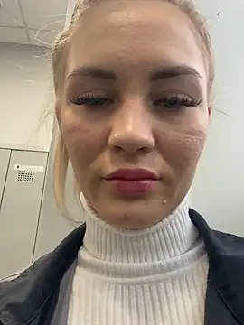 Snapshot of DreamGirl-777 chatting on February 17, 2025, 4:42 am DreamGirl-777 online show from February 17, 2025, 4:42 am