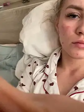 Snapshot of DreamGirl-777 chatting on February 22, 2025, 11:24 am DreamGirl-777 online show from February 22, 2025, 11:24 am