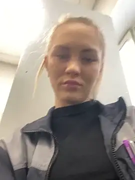 Snapshot of DreamGirl-777 chatting on February 26, 2025, 3:53 am DreamGirl-777 online show from February 26, 2025, 3:53 am