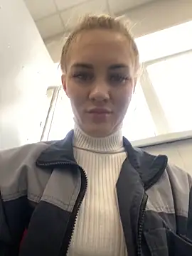 Snapshot of DreamGirl-777 chatting on March 21, 2025, 8:06 am DreamGirl-777 online show from March 21, 2025, 8:06 am