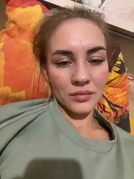 Snapshot of DreamGirl-777 chatting on September 9, 2025, 5:01 pm DreamGirl-777 online show from September 9, 2025, 5:01 pm