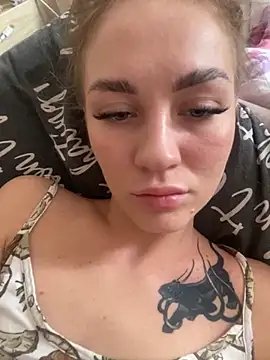 Snapshot of DreamGirl-777 chatting on October 4, 2025, 12:03 pm DreamGirl-777 online show from October 4, 2025, 12:03 pm