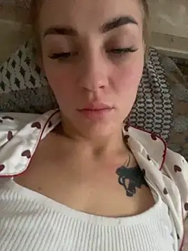 Snapshot of DreamGirl-777 chatting on November 2, 2025, 9:11 am DreamGirl-777 online show from November 2, 2025, 9:11 am