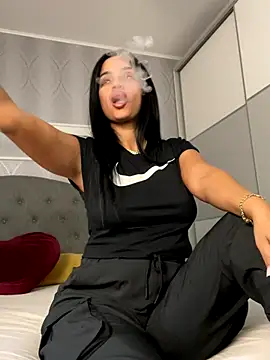  adelle online show from September 17, 2025, 11:56 am