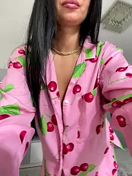  adelle online show from September 18, 2025, 10:28 am