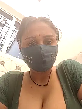 Snapshot of Archna-ji chatting on February 17, 2025, 5:58 am Archna-ji online show from February 17, 2025, 5:58 am