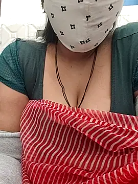 Snapshot of Archna-ji chatting on February 25, 2025, 5:19 am Archna-ji online show from February 25, 2025, 5:19 am