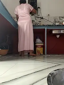 Snapshot of Archna-ji chatting on September 10, 2025, 3:28 am Archna-ji online show from September 10, 2025, 3:28 am