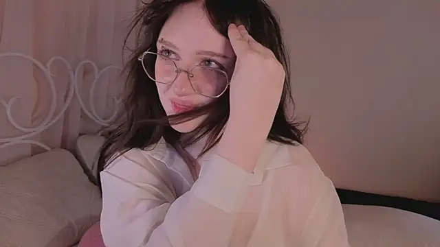 ELLIEJAY online show from October 25, 2025, 5:37 am