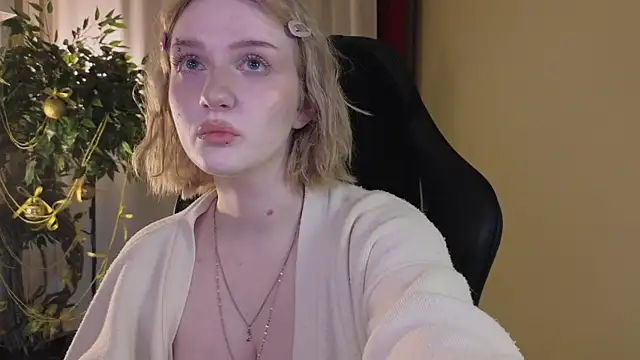 ELLIEJAY online show from January 9, 2026, 5:10 am