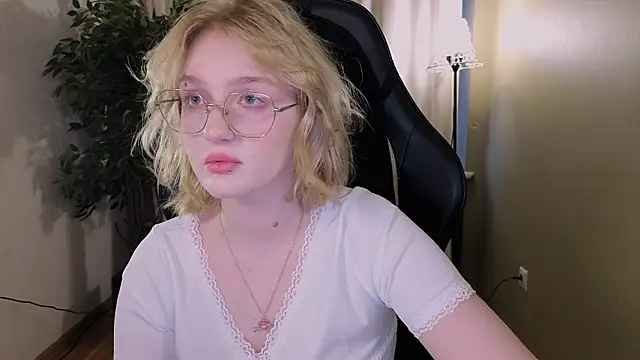 ELLIEJAY online show from March 6, 2026, 5:15 am