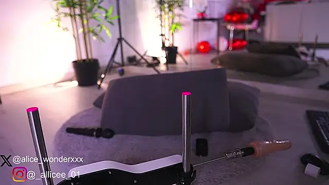 VanessaSimon online show from February 16, 2025, 10:10 am