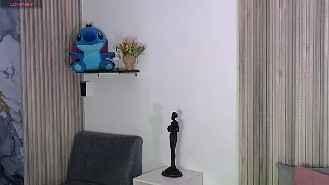 LissaWiild online show from November 8, 2025, 1:33 pm