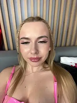 Nicole blonde0 online show from February 24, 2025, 1:31 pm
