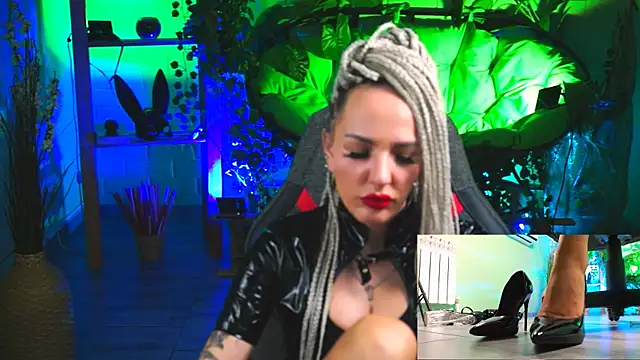 MonicaMaxwel online show from March 1, 2025, 3:05 pm