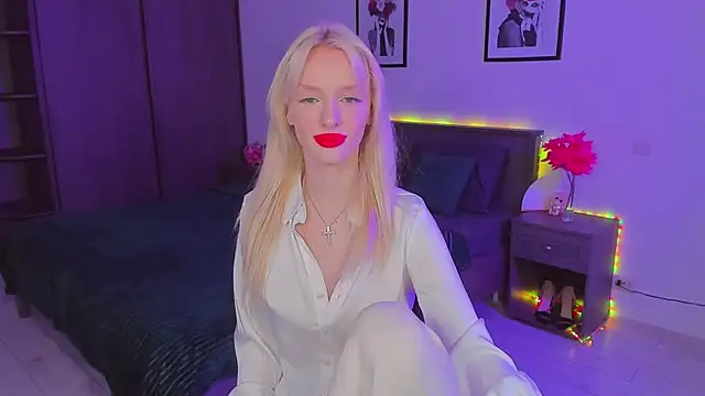 AleksaBlonde online show from January 14, 2025, 2:43 pm