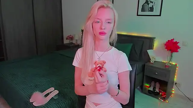 AleksaBlonde online show from March 20, 2025, 1:48 pm