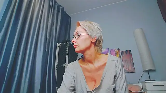 HelgaHimmell online show from March 13, 2025, 2:49 am