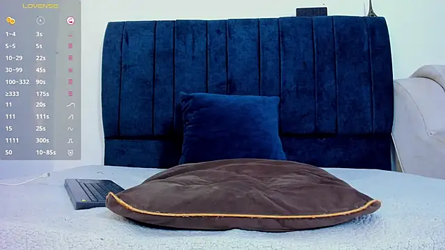 AlexanderSavage online show from November 14, 2025, 9:13 pm