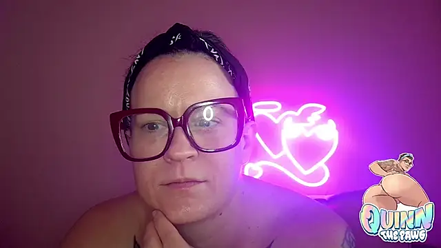 quinnmariexo online show from November 15, 2025, 2:35 pm