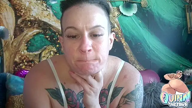 quinnmariexo online show from December 16, 2025, 8:14 pm